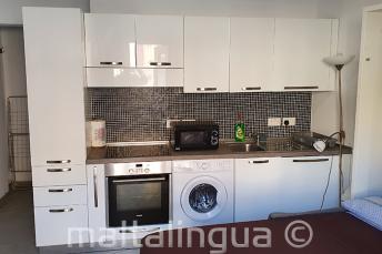 Täysin varustettu keittiö