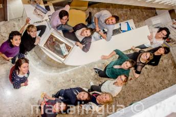 Kakku kielikoulun vastaanotossa