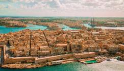 Kesä 2026 -tarjous: Varmista paikkasi nyt vain 20 %:n käsirahalla. Tarjous voimassa 31.1.2026 asti. Varhainen lintu